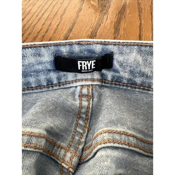 FRYE  Wash  Capri Jeans  Womens Size 10/30   BQ - Picture 2 of 2